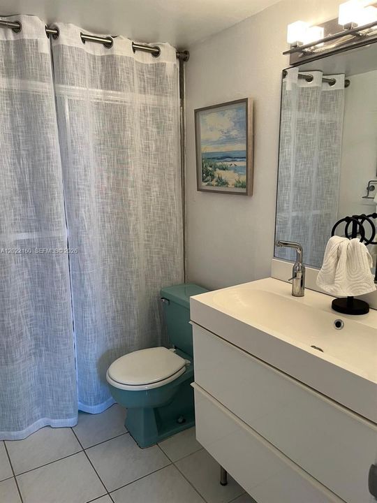 En Venta: $345,000 (2 camas, 2 baños, 1130 Pies cuadrados)