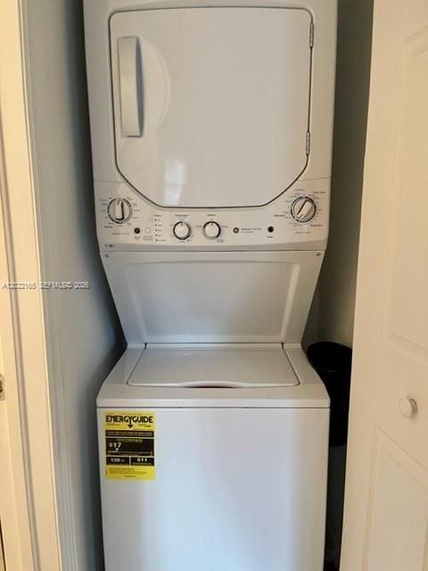 For Rent: $2,400 (3 beds, 2 baths, 1018 Square Feet)