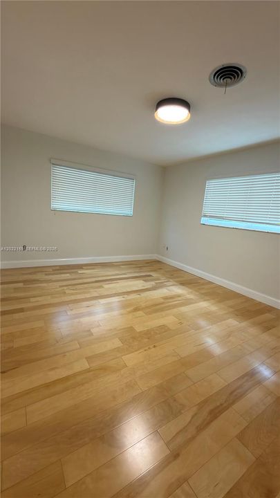 For Rent: $9,500 (4 beds, 2 baths, 1714 Square Feet)