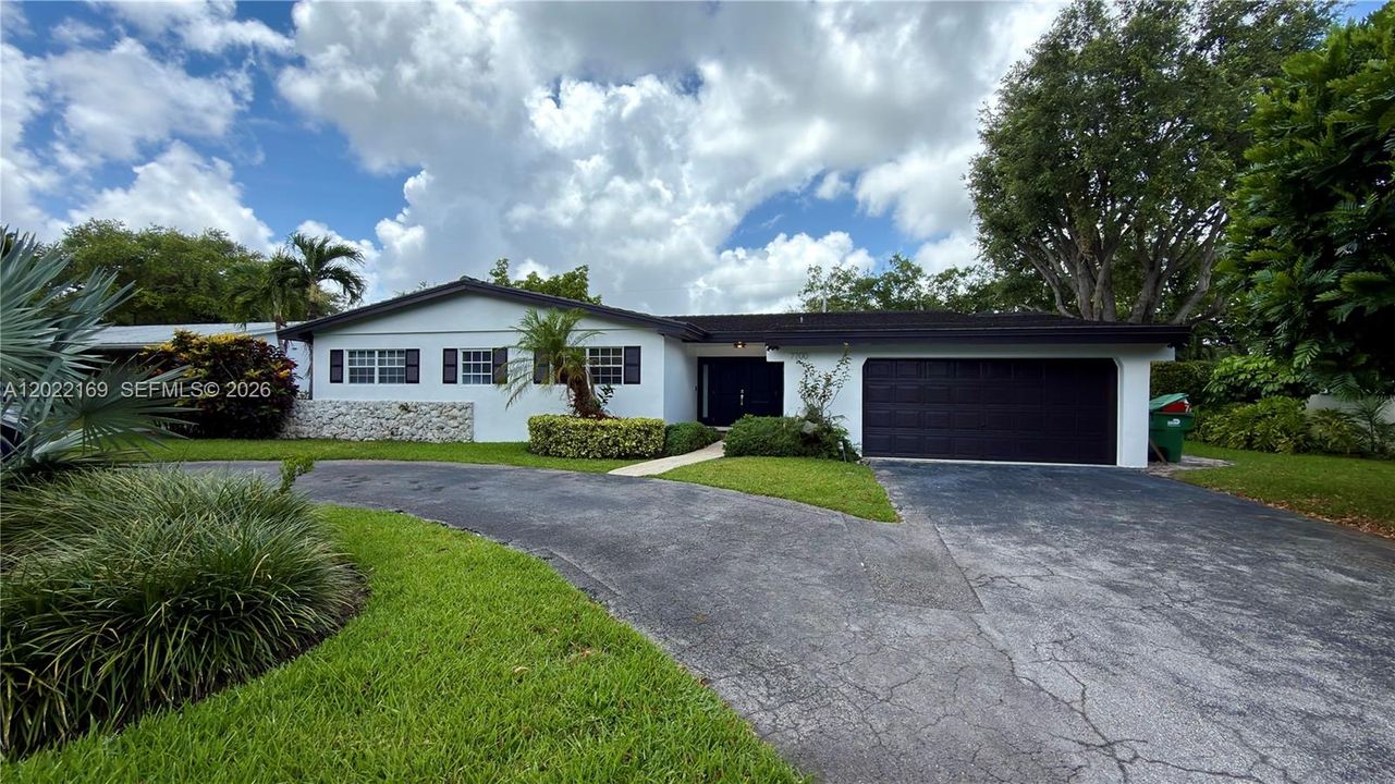 For Rent: $9,500 (4 beds, 2 baths, 1714 Square Feet)