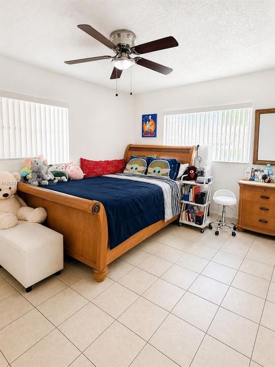 En Venta: $300,000 (2 camas, 2 baños, 980 Pies cuadrados)