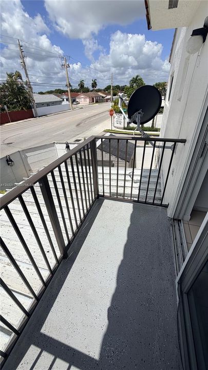 En Venta: $300,000 (2 camas, 2 baños, 980 Pies cuadrados)