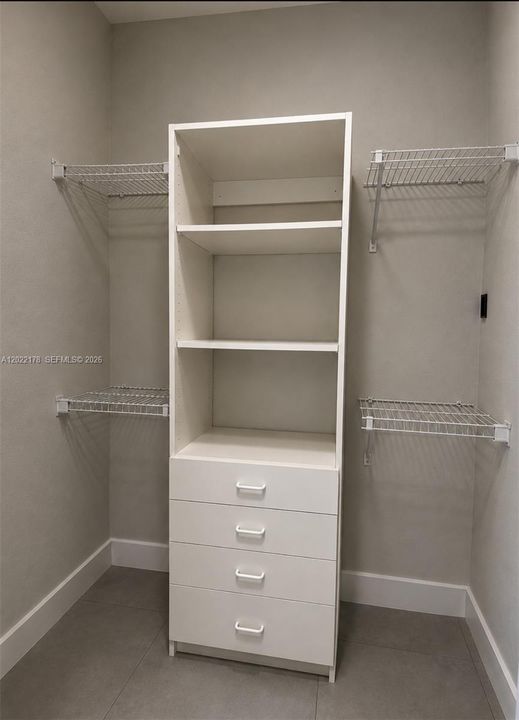 В аренду: $7,200 (4 спален, 3 ванн, 2665 Квадратных фут)
