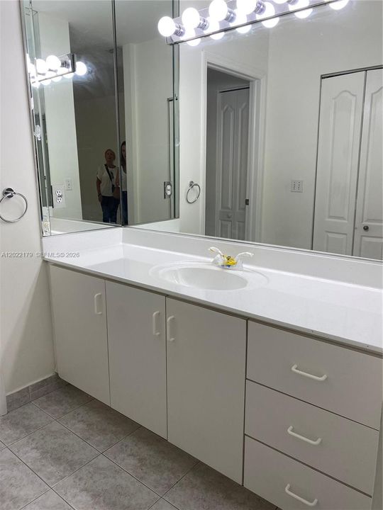 For Sale: $340,000 (3 beds, 2 baths, 1190 Square Feet)
