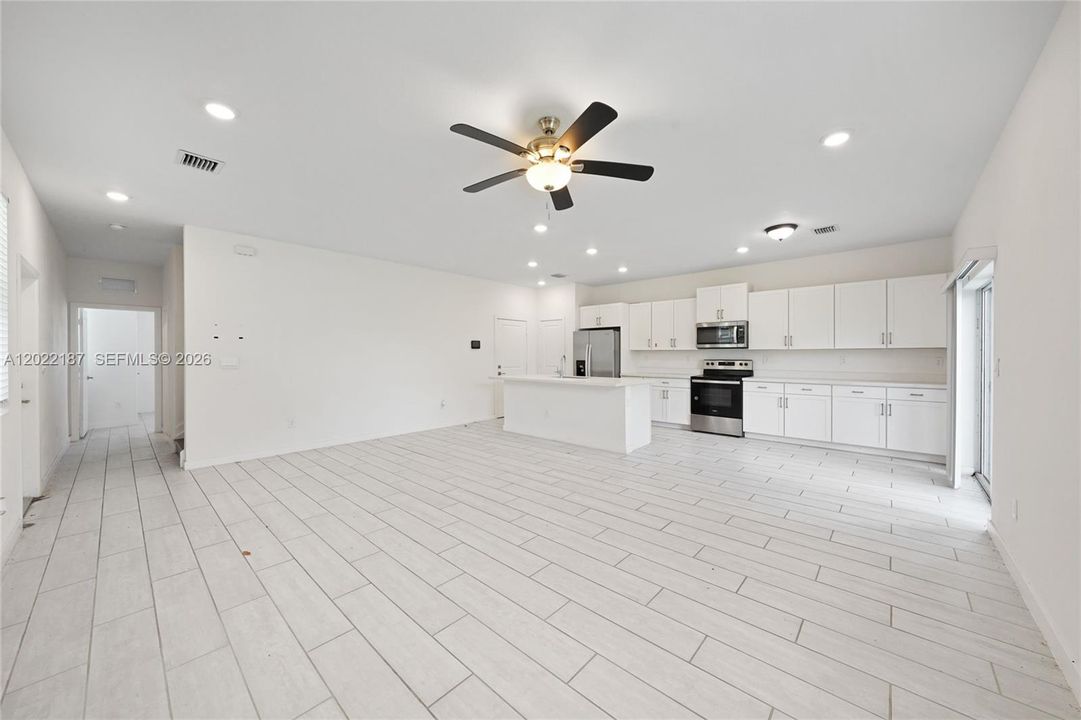 For Sale: $399,315 (4 beds, 3 baths, 1757 Square Feet)
