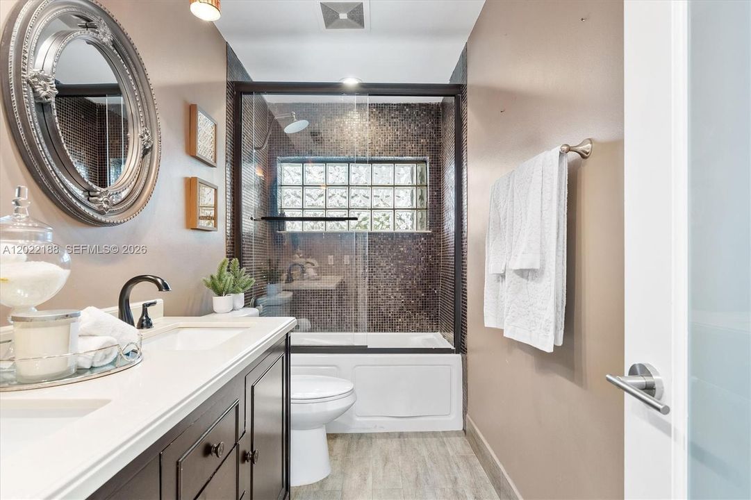 For Sale: $899,000 (4 beds, 2 baths, 2401 Square Feet)