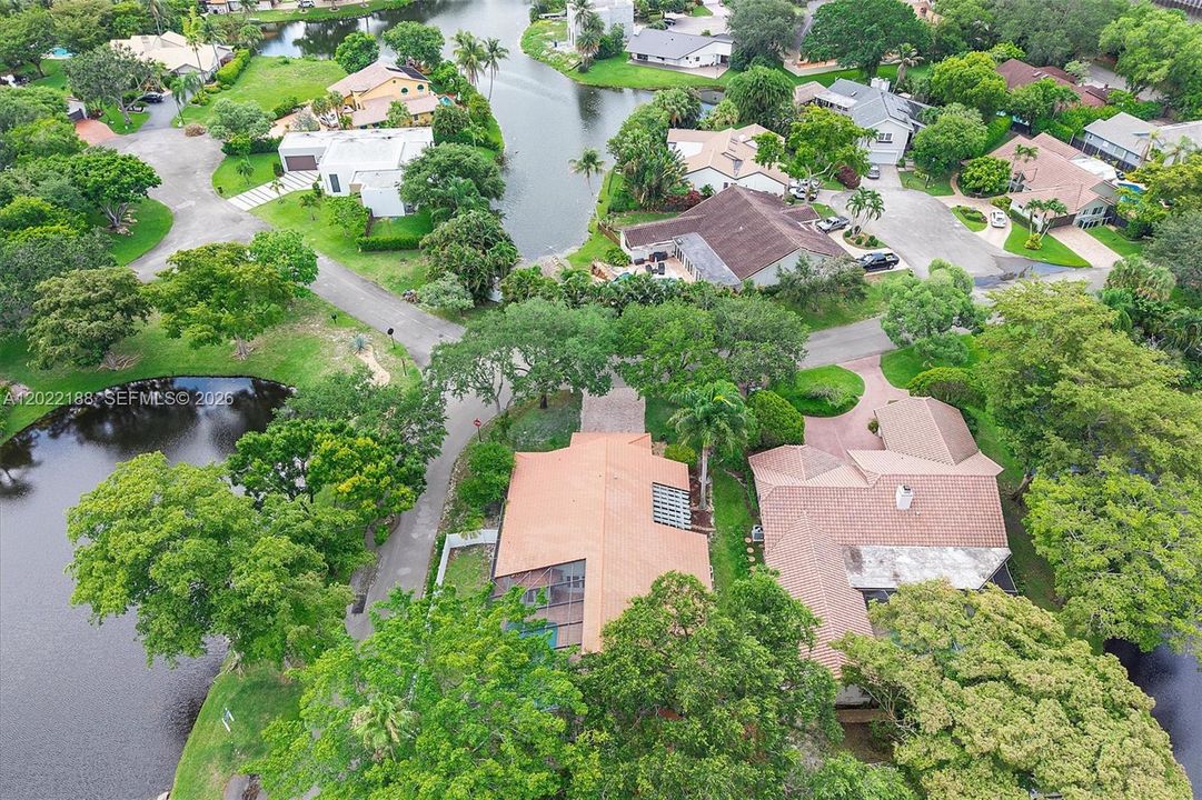 For Sale: $899,000 (4 beds, 2 baths, 2401 Square Feet)