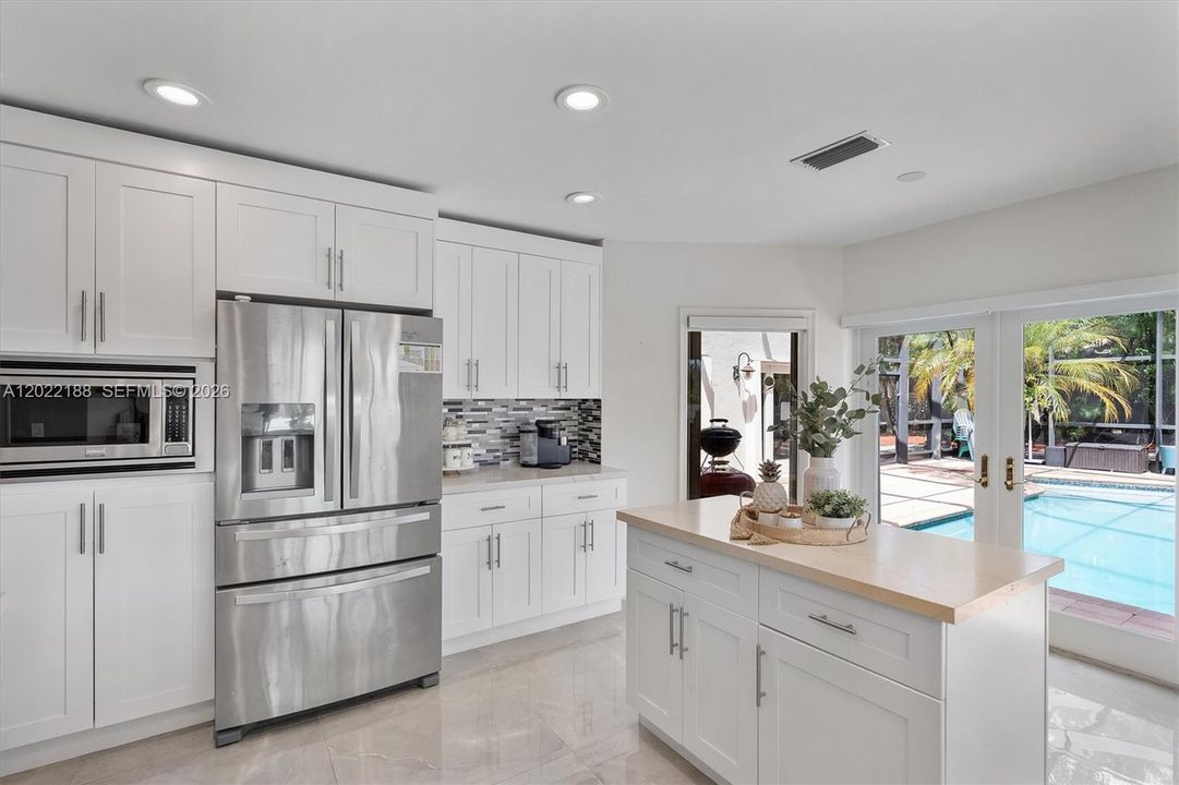 For Sale: $899,000 (4 beds, 2 baths, 2401 Square Feet)
