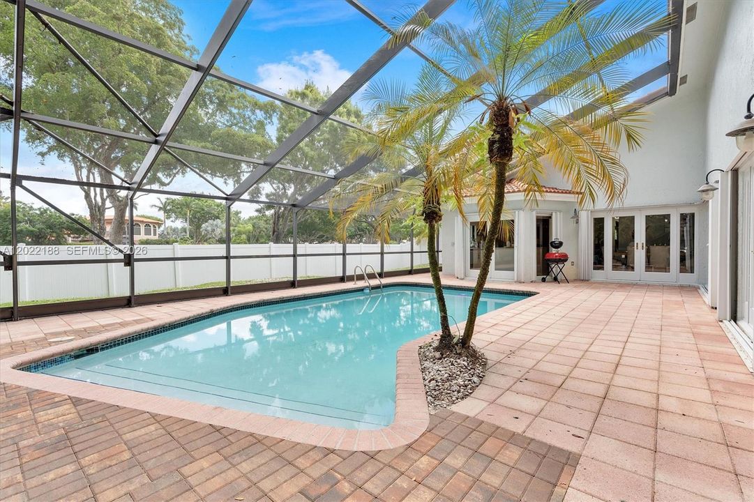 For Sale: $899,000 (4 beds, 2 baths, 2401 Square Feet)