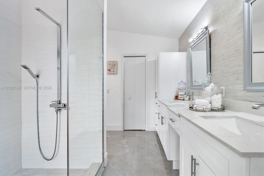 For Sale: $899,000 (4 beds, 2 baths, 2401 Square Feet)