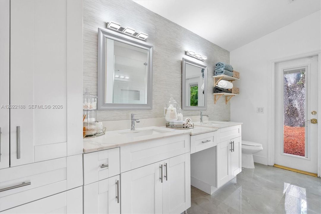 For Sale: $899,000 (4 beds, 2 baths, 2401 Square Feet)