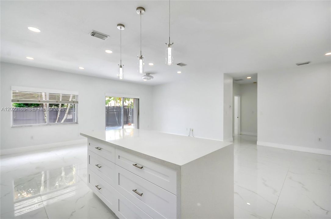 En Renta: $3,599 (3 camas, 2 baños, 1681 Pies cuadrados)