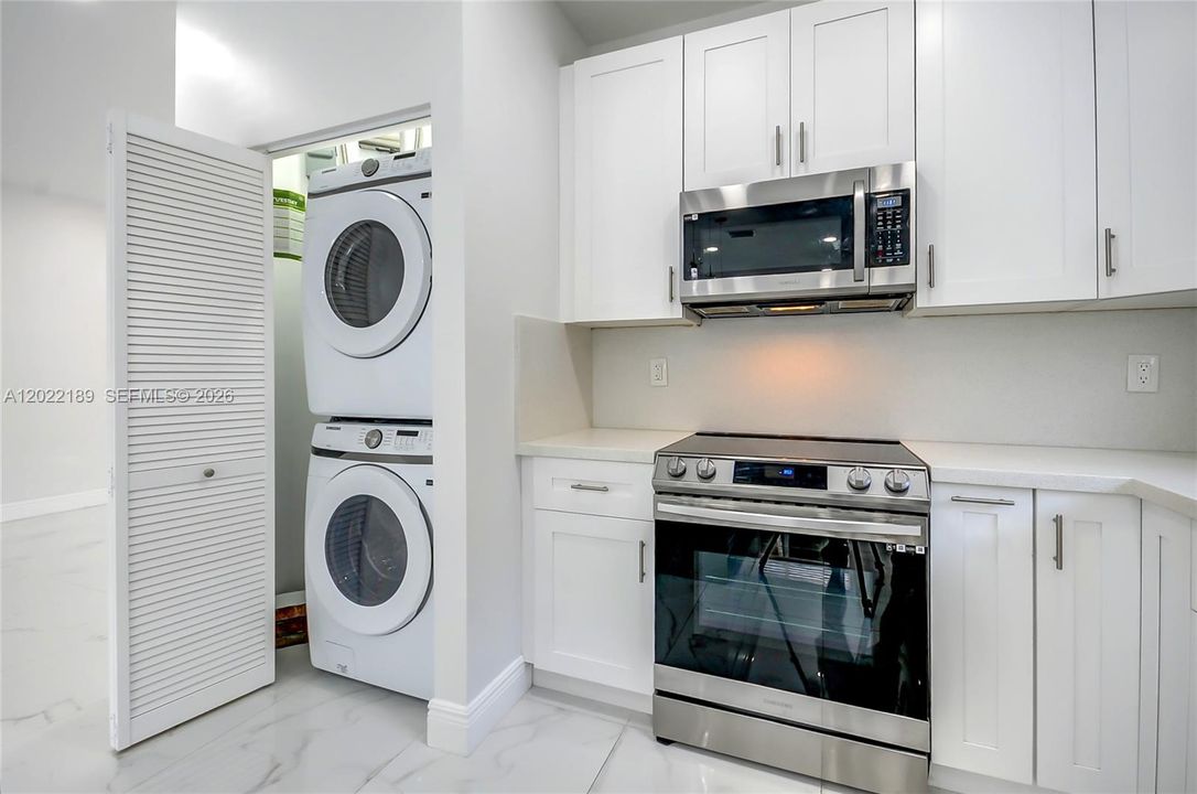 En Renta: $3,599 (3 camas, 2 baños, 1681 Pies cuadrados)