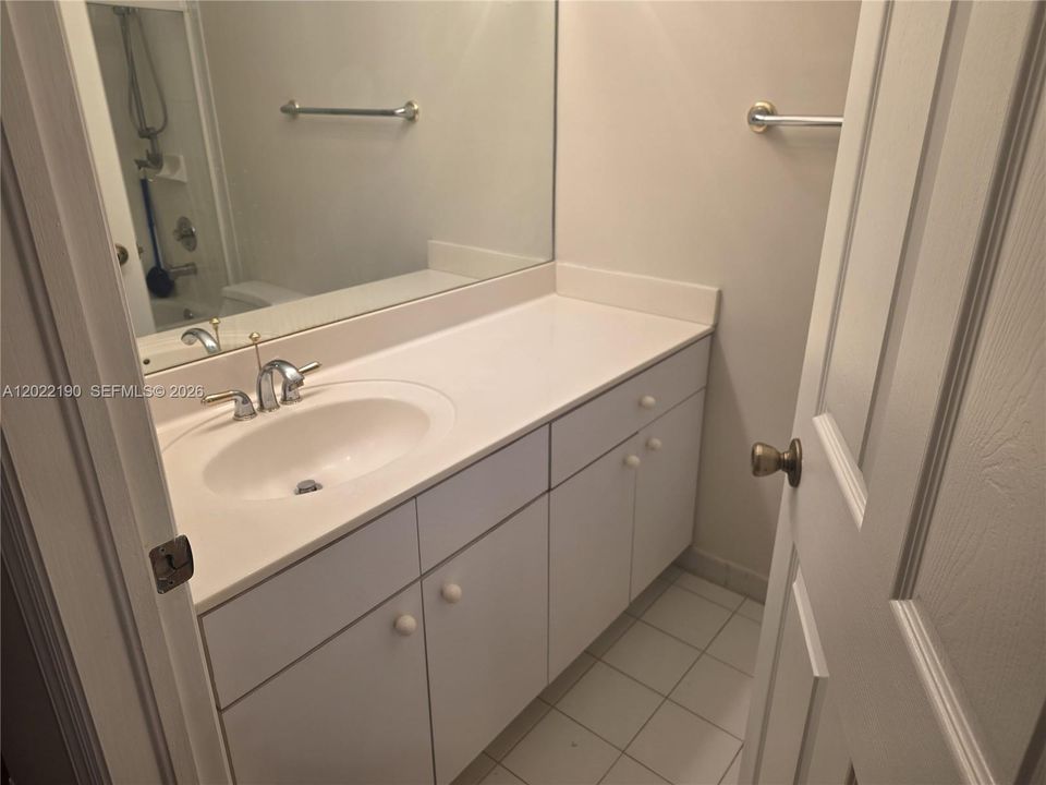 For Rent: $3,000 (3 beds, 2 baths, 1580 Square Feet)