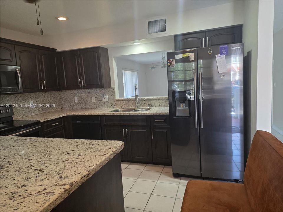 For Rent: $3,000 (3 beds, 2 baths, 1580 Square Feet)