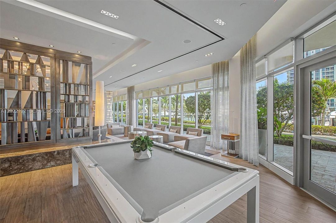 For Sale: $2,950,000 (6 beds, 4 baths, 3794 Square Feet)