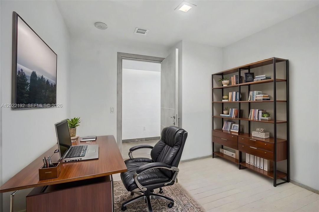 For Sale: $2,950,000 (6 beds, 4 baths, 3794 Square Feet)
