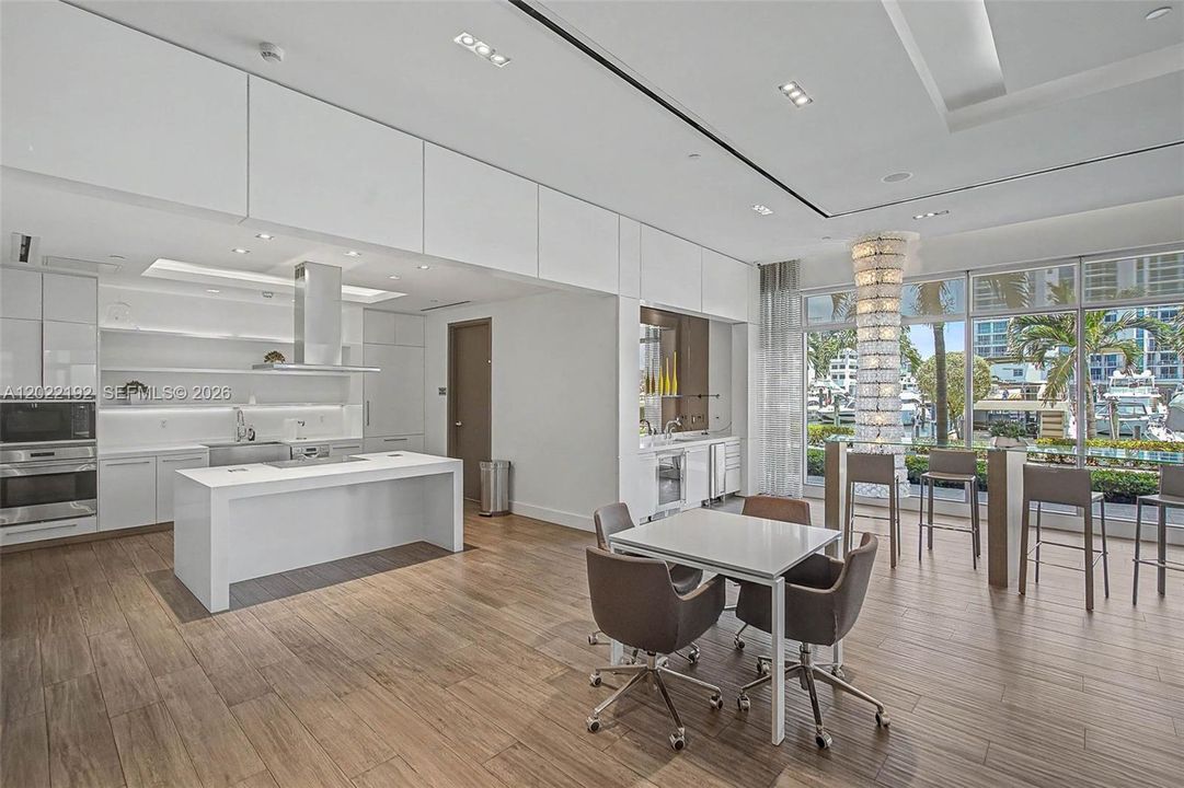 For Sale: $2,950,000 (6 beds, 4 baths, 3794 Square Feet)