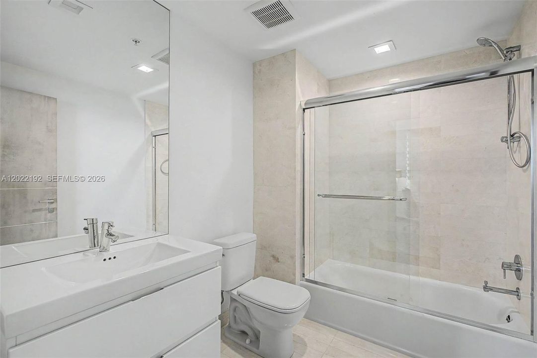 For Sale: $2,950,000 (6 beds, 4 baths, 3794 Square Feet)