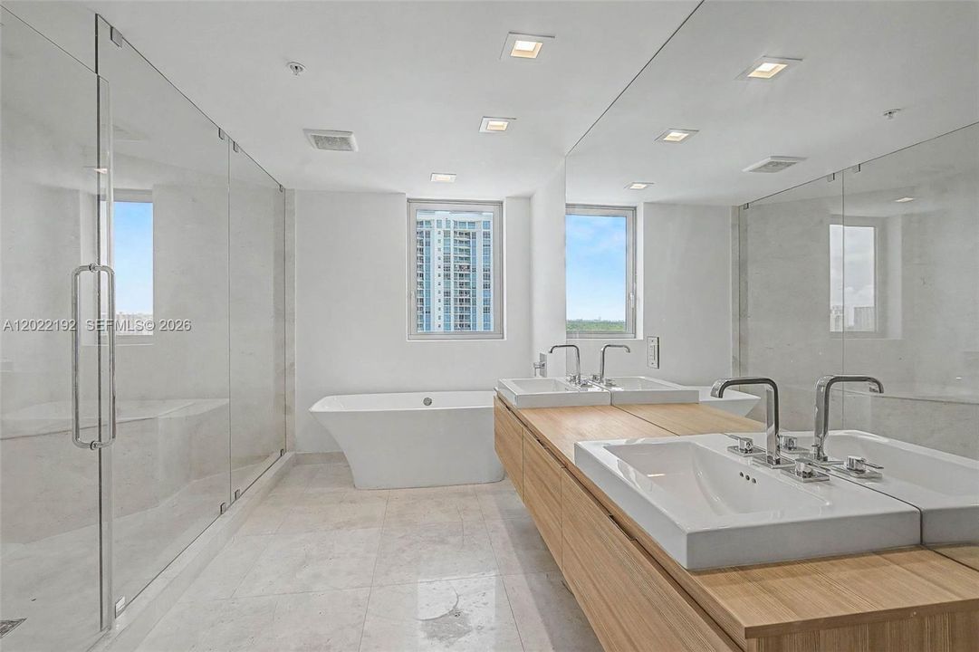 For Sale: $2,950,000 (6 beds, 4 baths, 3794 Square Feet)