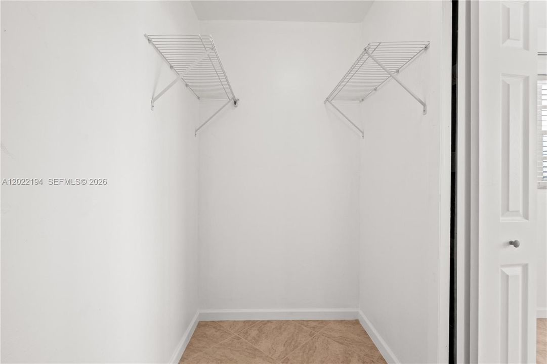 For Sale: $139,200 (1 beds, 1 baths, 600 Square Feet)