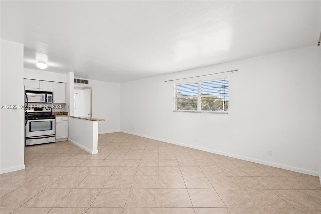For Sale: $139,200 (1 beds, 1 baths, 600 Square Feet)
