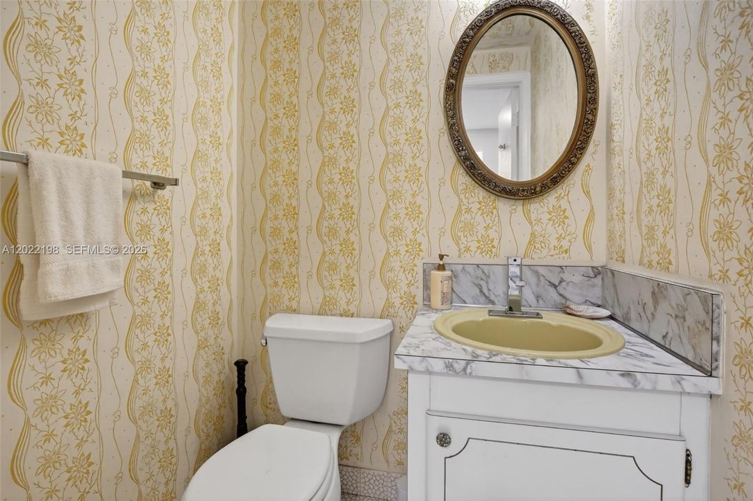 For Rent: $2,000 (1 beds, 1 baths, 864 Square Feet)