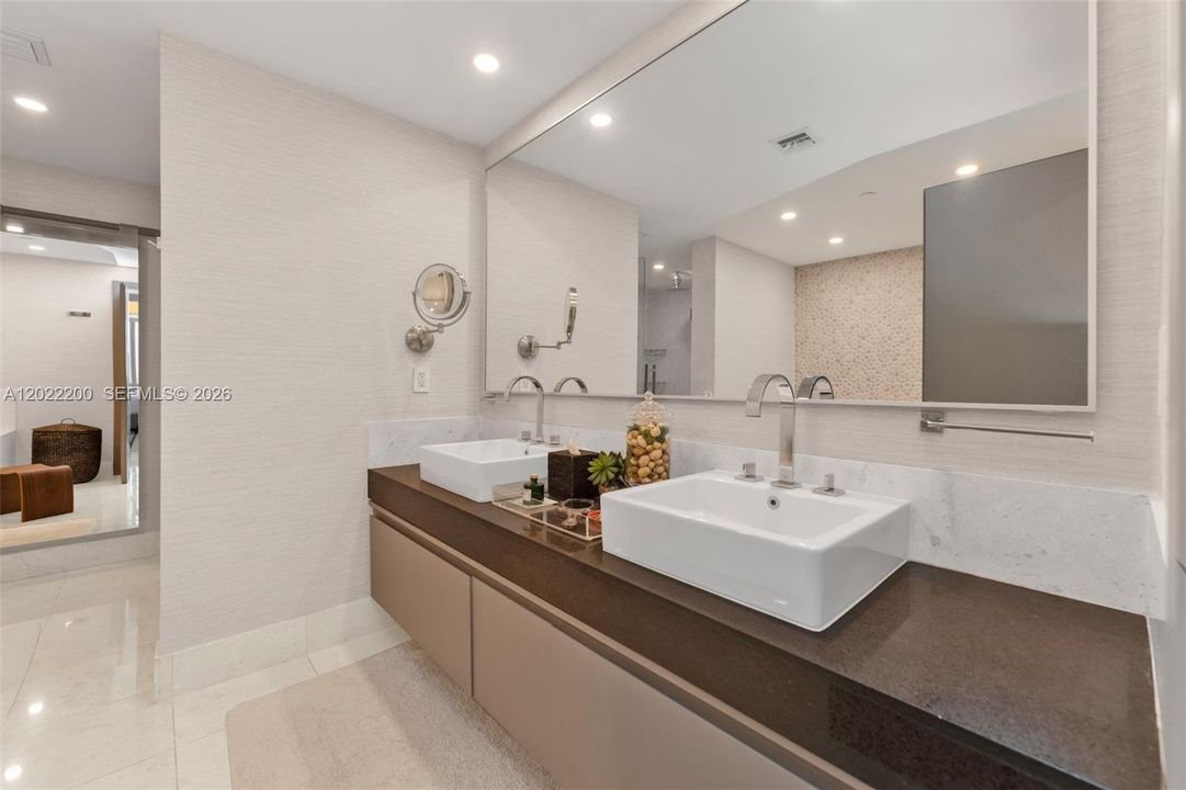 For Sale: $3,700,000 (4 beds, 4 baths, 2485 Square Feet)
