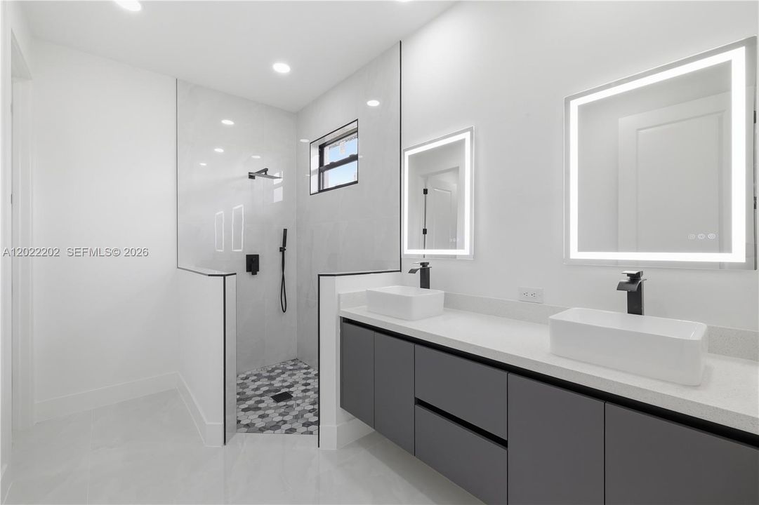 En Venta: $324,990 (3 camas, 2 baños, 0 Pies cuadrados)