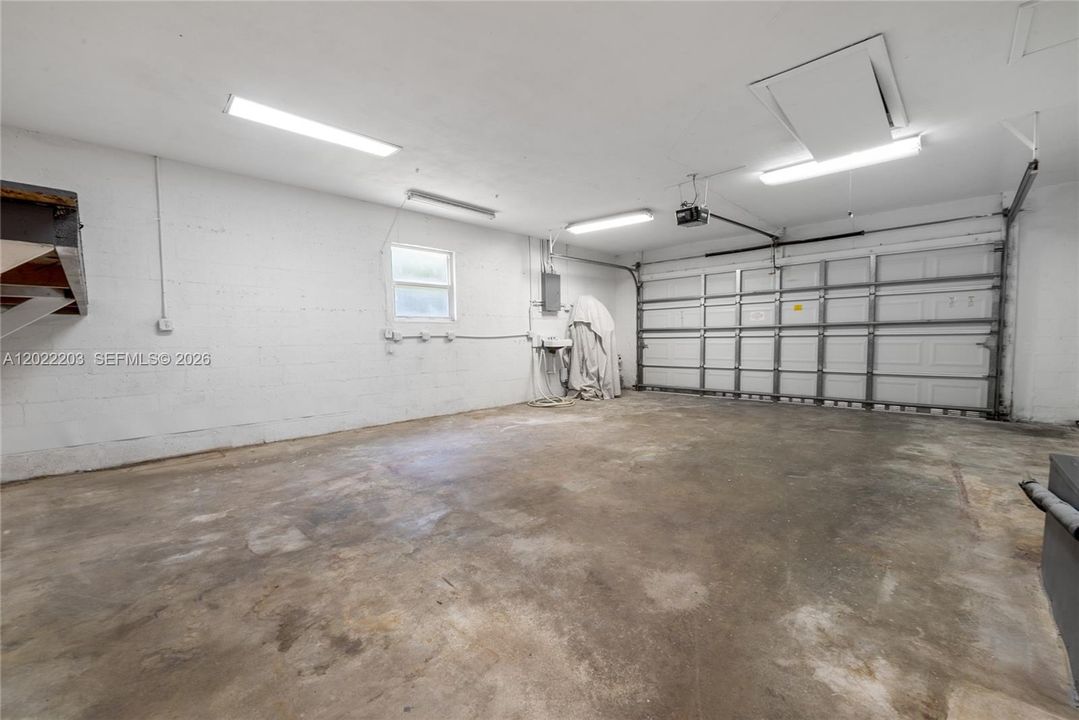 En Venta: $735,000 (3 camas, 2 baños, 1738 Pies cuadrados)