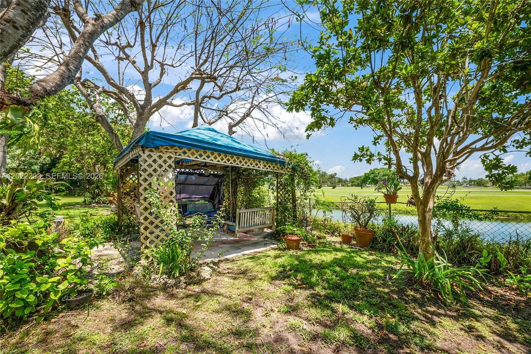 En Venta: $735,000 (3 camas, 2 baños, 1738 Pies cuadrados)