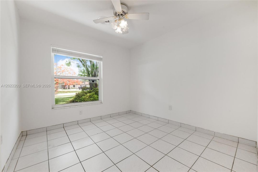 En Venta: $735,000 (3 camas, 2 baños, 1738 Pies cuadrados)