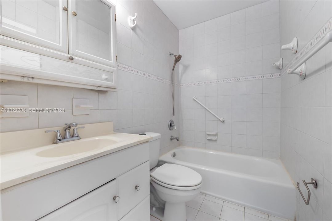 En Venta: $735,000 (3 camas, 2 baños, 1738 Pies cuadrados)