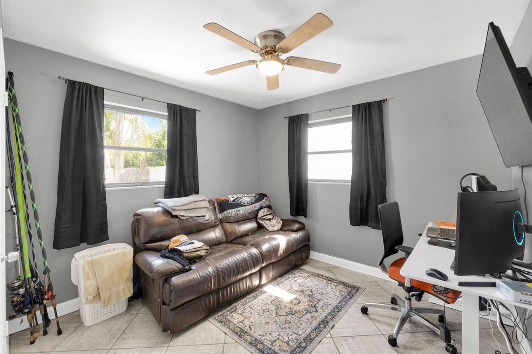 413 SW 11th St-20
