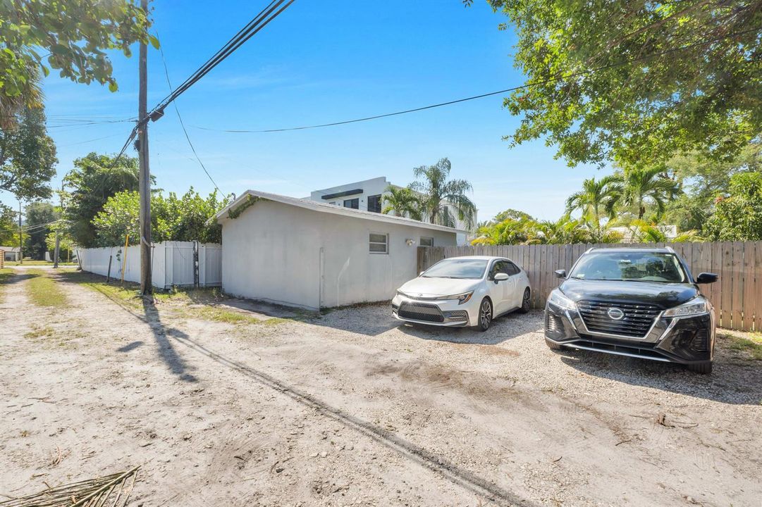 413 SW 11th St-7