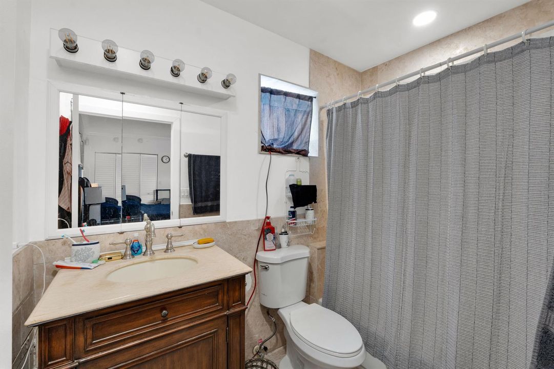 413 SW 11th St-1