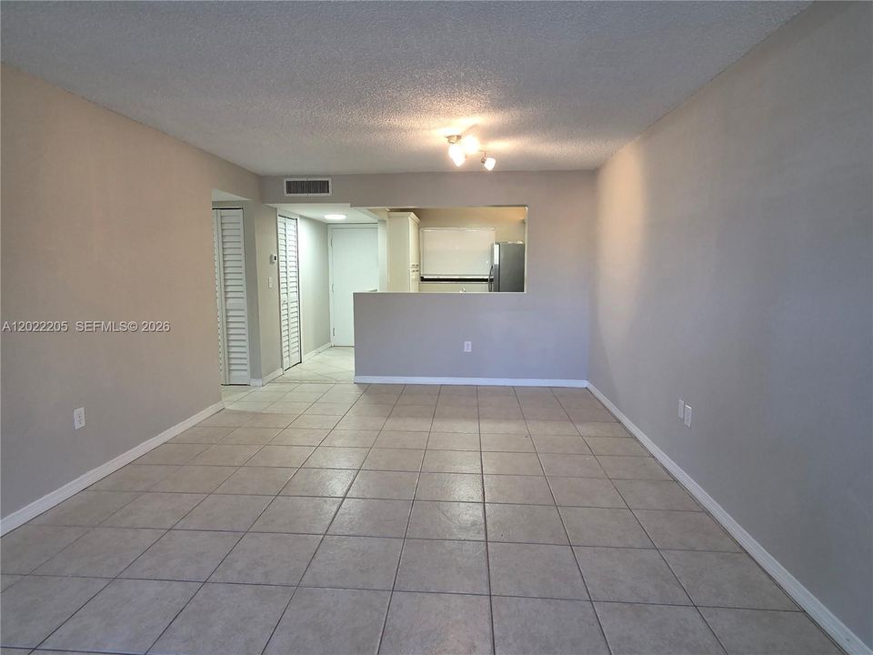 Active With Contract: $2,200 (2 beds, 2 baths, 936 Square Feet)