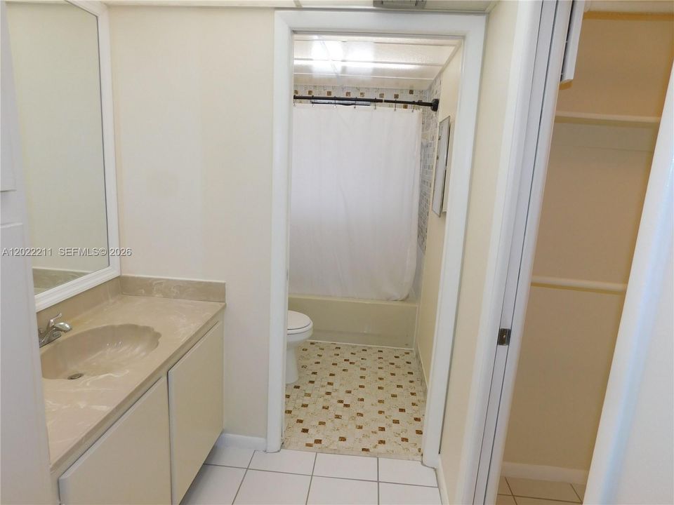 В аренду: $1,700 (1 спален, 1 ванн, 705 Квадратных фут)
