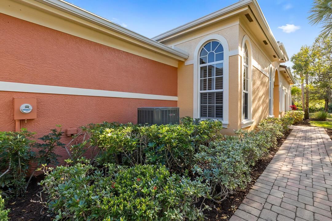 2368 SW Island Creek Trail-43