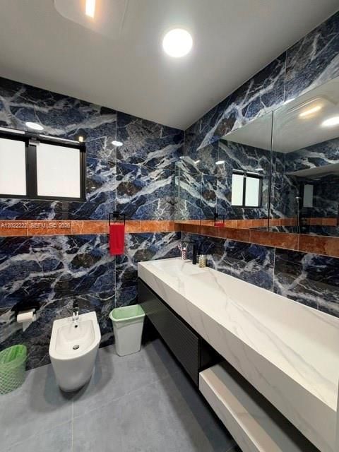 На продажу: $1,150,000 (4 спален, 6 ванн, 1721 Квадратных фут)