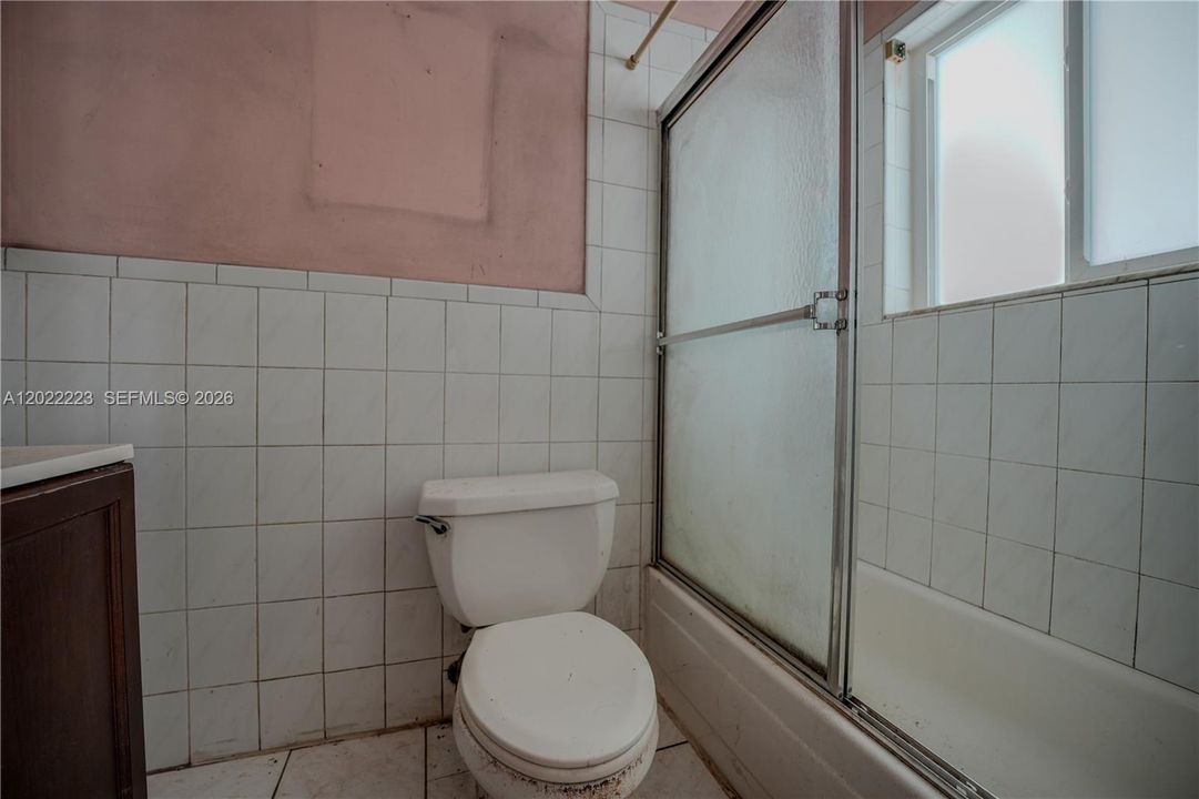 Activo con contrato: $600,000 (3 camas, 2 baños, 1688 Pies cuadrados)