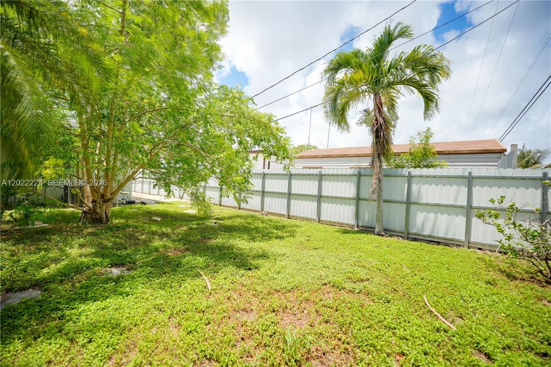 Activo con contrato: $600,000 (3 camas, 2 baños, 1688 Pies cuadrados)