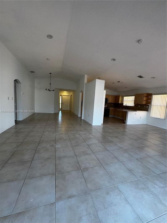В аренду: $3,950 (3 спален, 2 ванн, 1621 Квадратных фут)