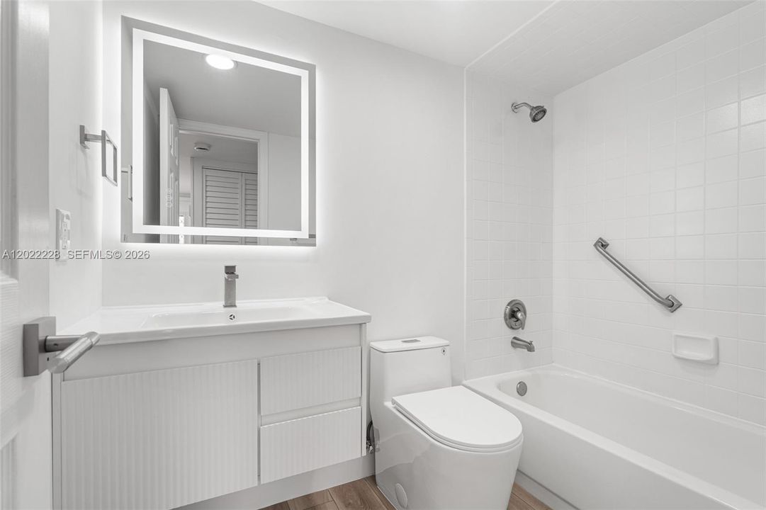 For Sale: $190,000 (2 beds, 2 baths, 815 Square Feet)