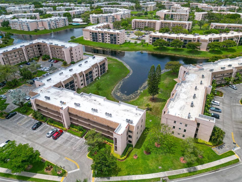 For Sale: $190,000 (2 beds, 2 baths, 815 Square Feet)