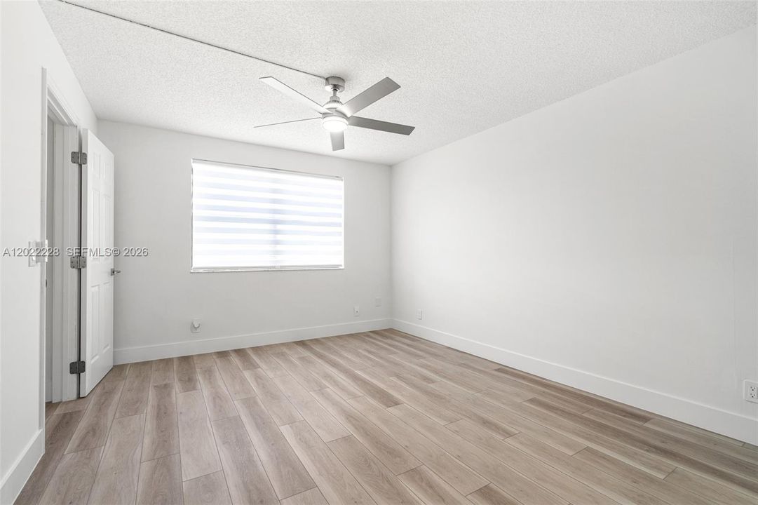 For Sale: $190,000 (2 beds, 2 baths, 815 Square Feet)