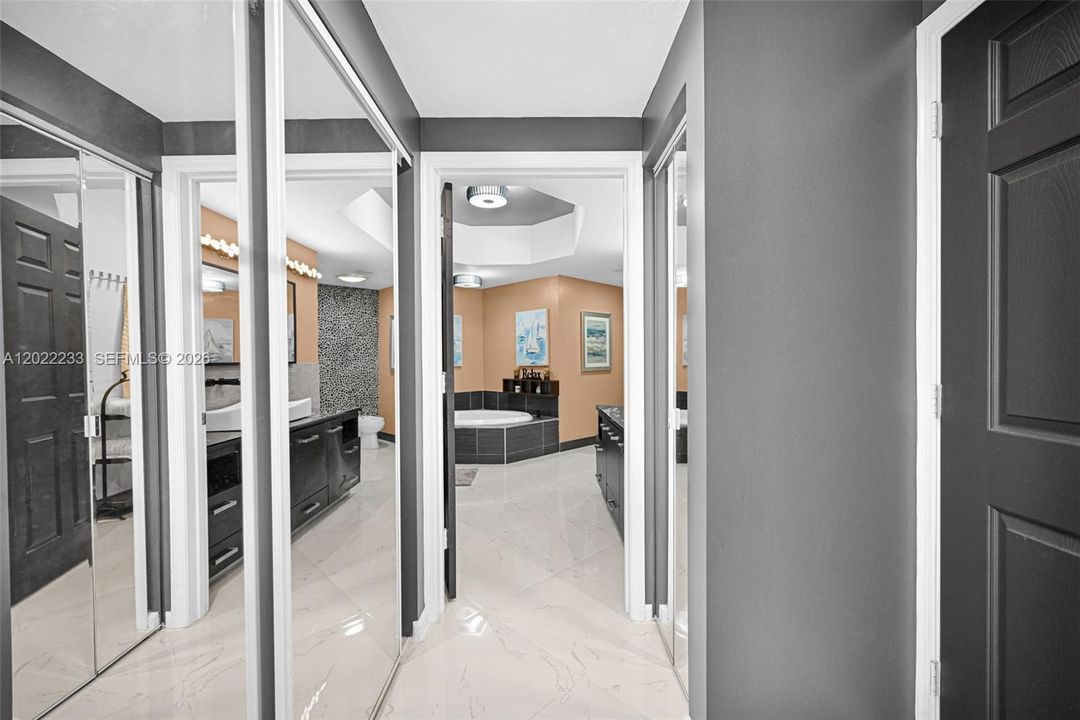 На продажу: $999,999 (2 спален, 2 ванн, 1800 Квадратных фут)