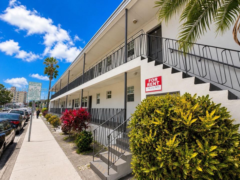 For Rent: $1,650 (0 beds, 1 baths, 495 Square Feet)