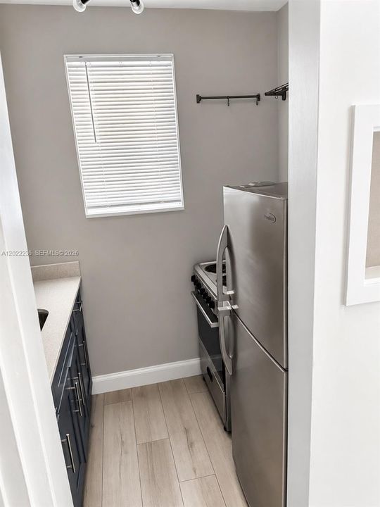 For Rent: $1,650 (0 beds, 1 baths, 495 Square Feet)