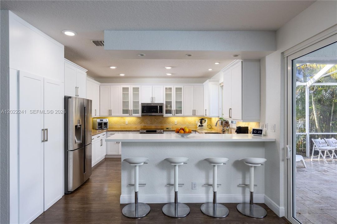 For Sale: $1,670,000 (6 beds, 4 baths, 3696 Square Feet)